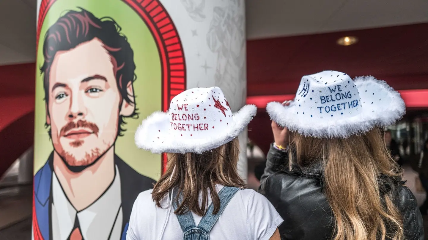 Teure Tickets, schlechte Sicht? Fans sauer nach Harry Styles Konzert